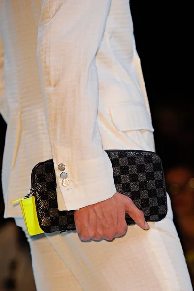Look 76